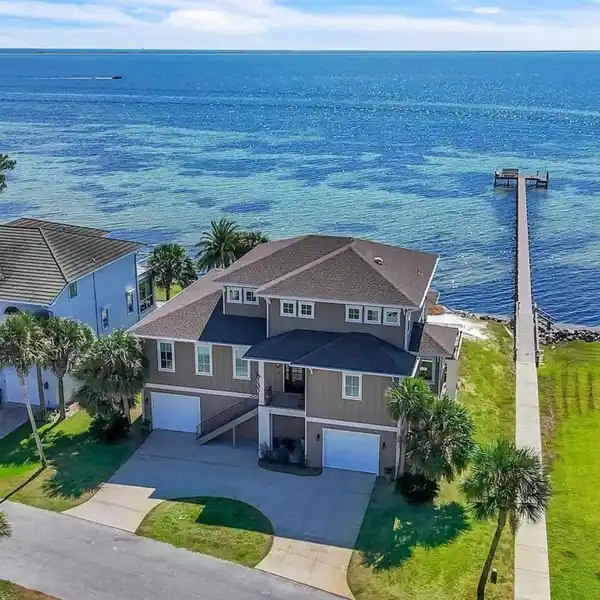 WATERFRONT LUXURY WITH SALTWATER POOL