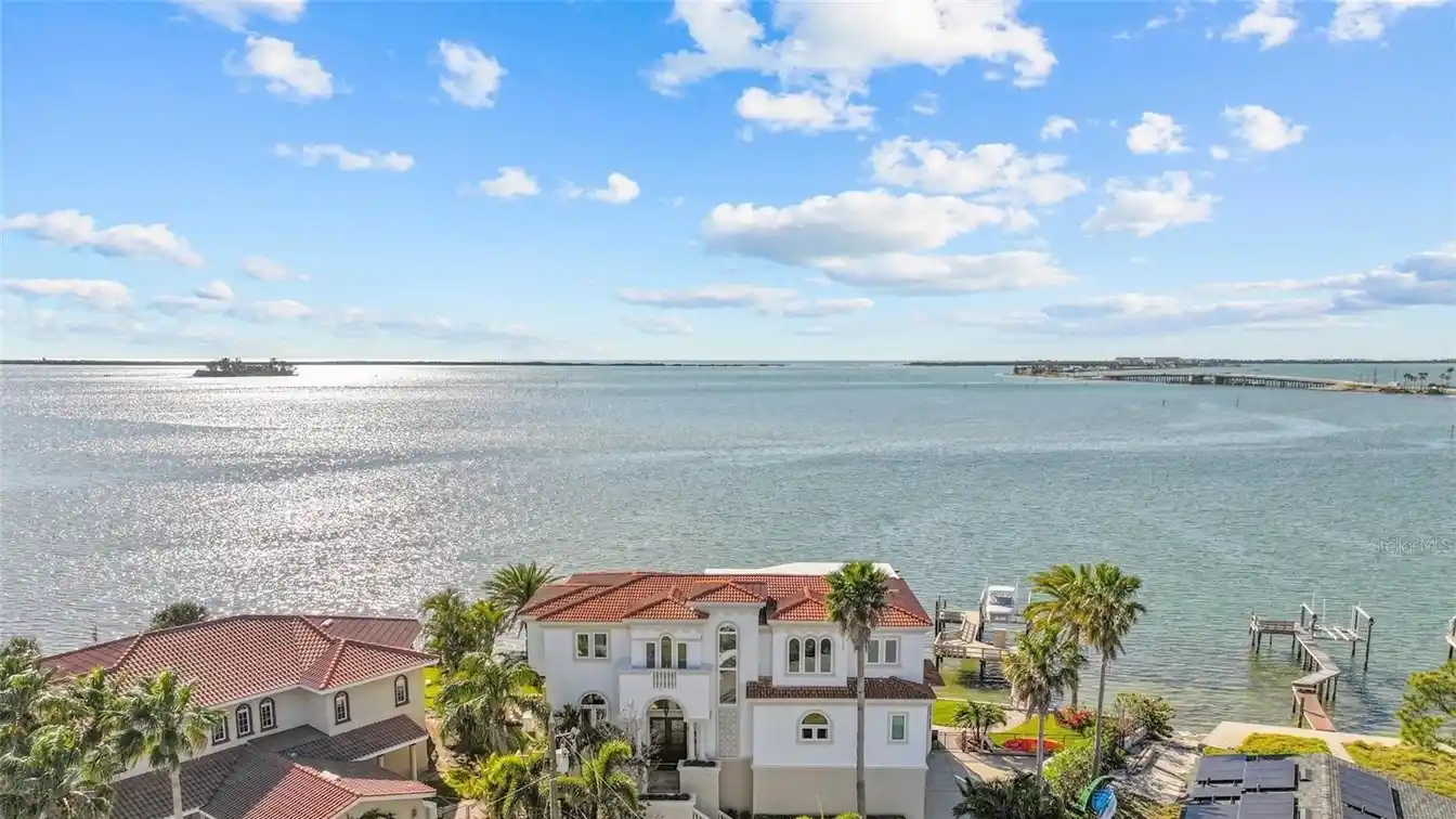 Elegant Home with Expansive Gulf-front Views