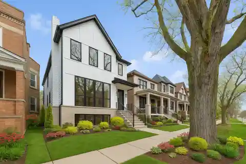 Newly Completed Residence in North Center