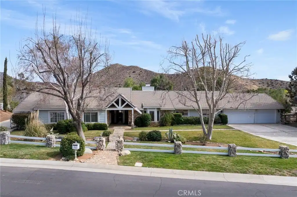 Luxury Home in the Exclusive Crown Meadow Estates