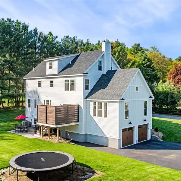 IMMACULATE OPEN-CONCEPT HOME