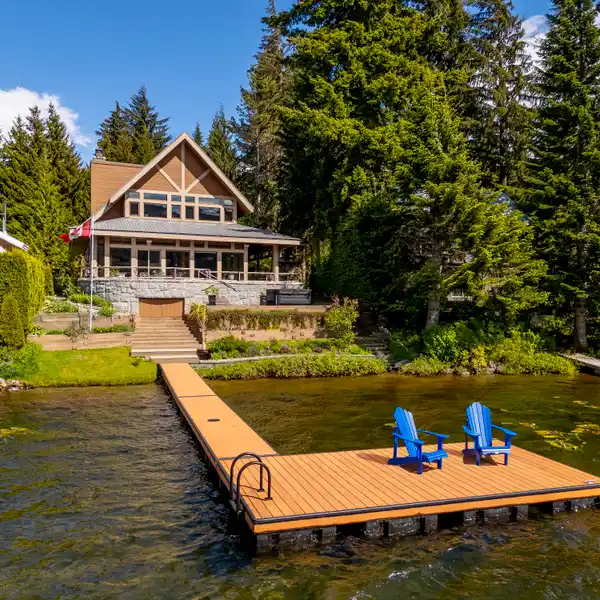 WATERFRONT RETREAT