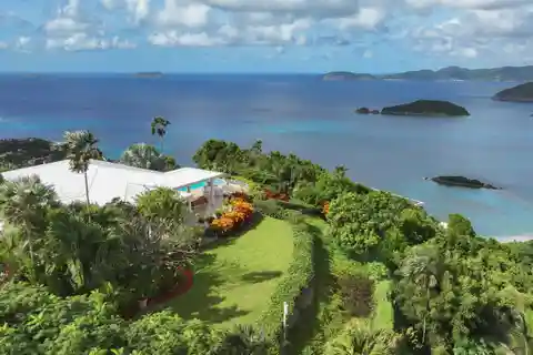 Private Compound in Prestigious Catherineberg