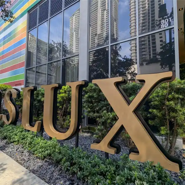 THE ULTIMATE BRICKELL LIFESTYLE