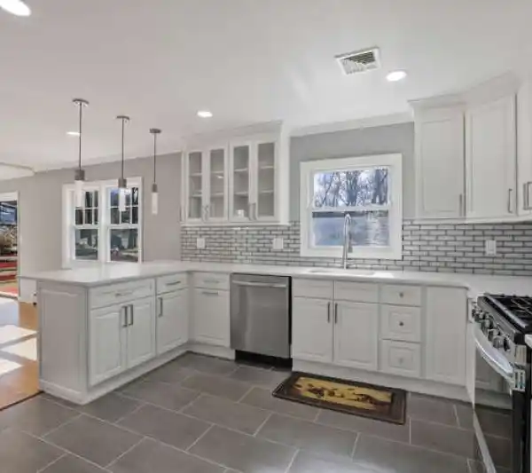 HIGH QUALITY MODERN FINISHES IN STYLISH HOME