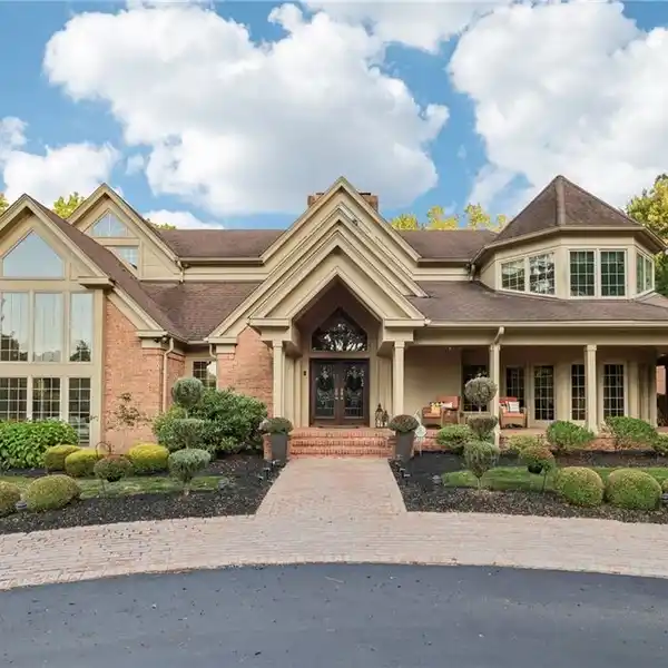 LUXURY ESTATE ON 48 WOODED ACRES