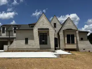 Extraordinary Estate with Pool in Primm Farm