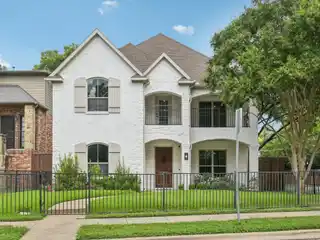 Spacious Home with Four Outdoor Living Areas