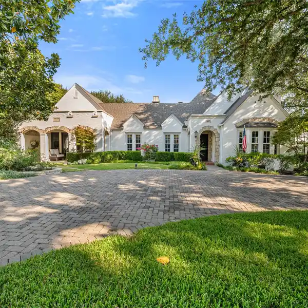 TIMELESS ELEGANCE WITH EVERYDAY LIVABILITY IN MONTICELLO