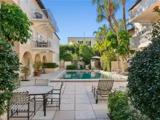 Exclusive Living in Shadowmoss