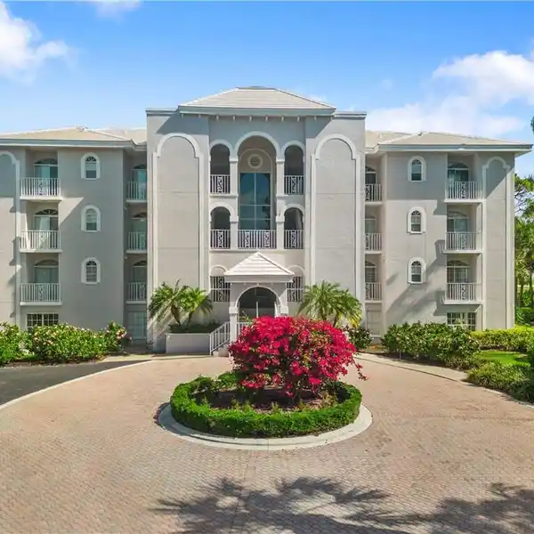 BEAUTIFULLY UPDATED CONDO