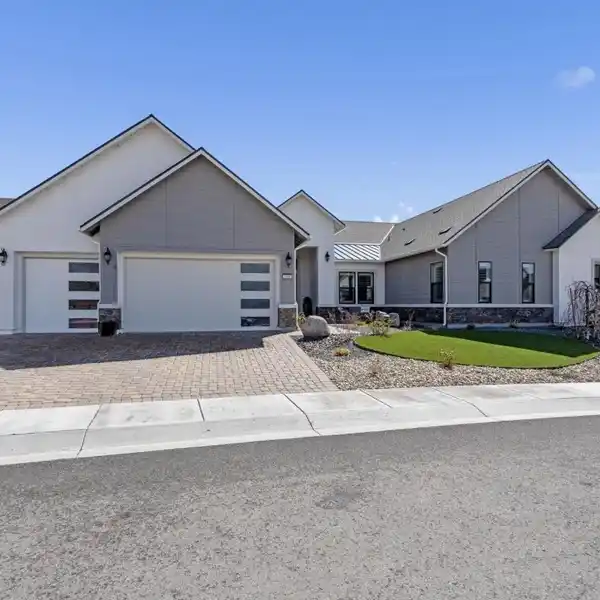 BEAUTIFUL HOME IN RIDGELINE AT CARMELLA RANCH