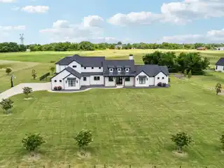 Stunning Modern Farmhouse