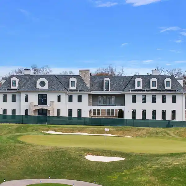 EXCEPTIONAL RESIDENCE WITH SWEEPING GOLF COURSE VIEWS