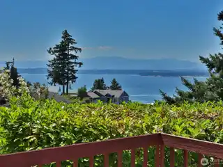 Mid-Century Gem with Olympic Mountain Views