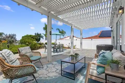 Bright Oceanside Villa with Ocean-Breeze Charm