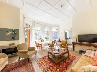 Raised Ground Floor Flat with Garden Access