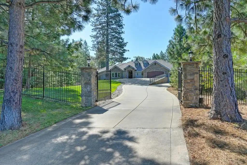 Exceptional Property in Convenient Location
