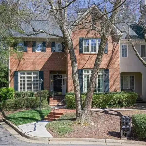 RENOVATED END UNIT TOWNHOME