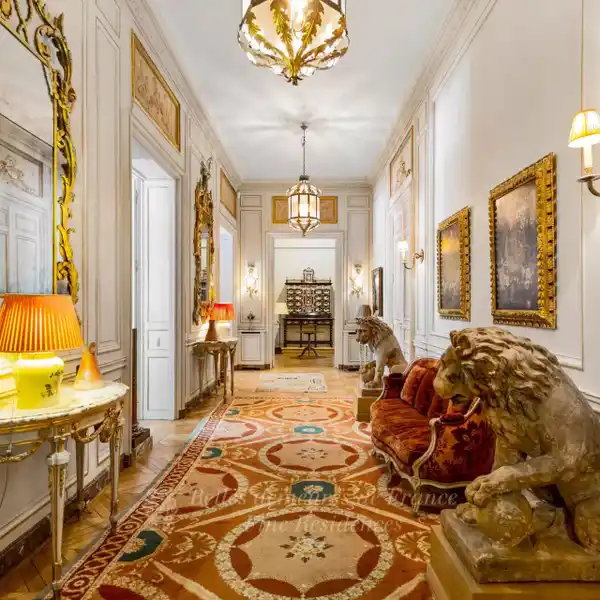 TRULY EXCEPTIONAL PARIS APARTMENT