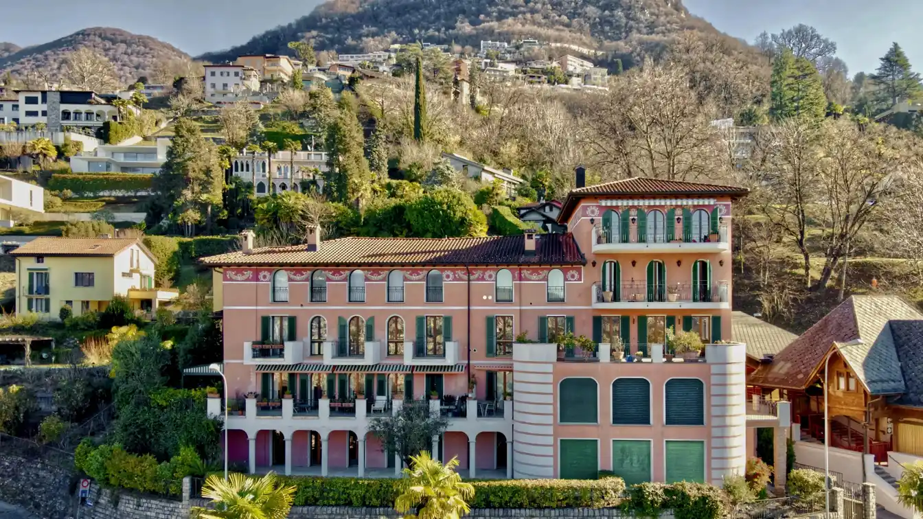 Incredible Ruvigliana Villa in Ideal Location