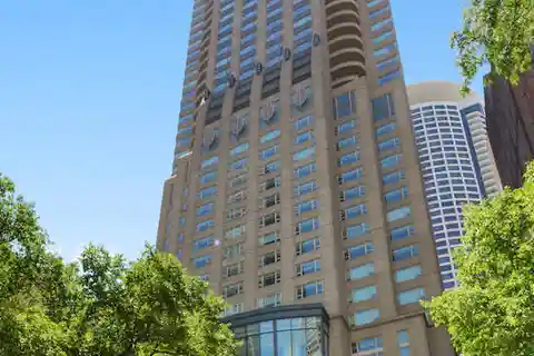 Urban Retreat Above the Magnificent Mile