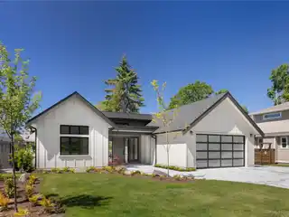 Stunning Pat Bay Rancher