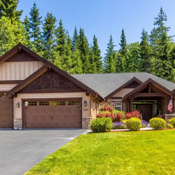 IDAHO LIVING PERFECTED IN PRIVATE FOREST SETTING