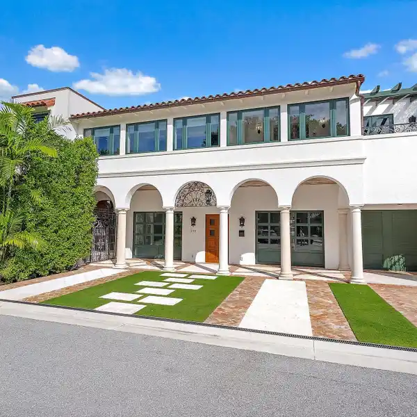 ARCHITECTURAL JEWEL REIMAGINED FOR MODERN LIVING