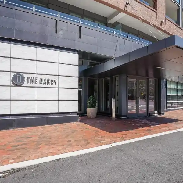 EXQUISITE DOWNTOWN CONDO