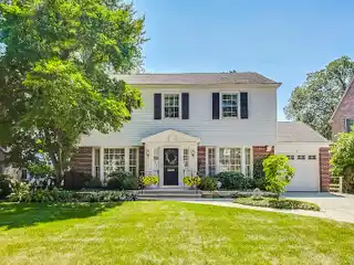 Fabulous Winnetka Gem