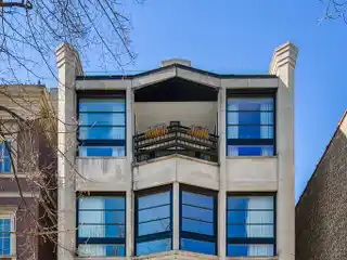 Fabulous Home in East Lincoln Park