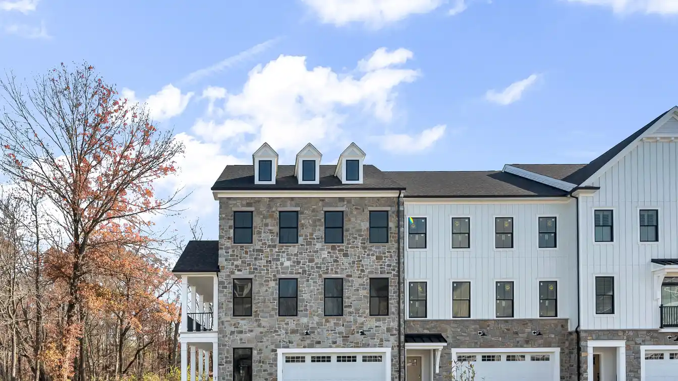 Last End Unit Luxury Townhouse