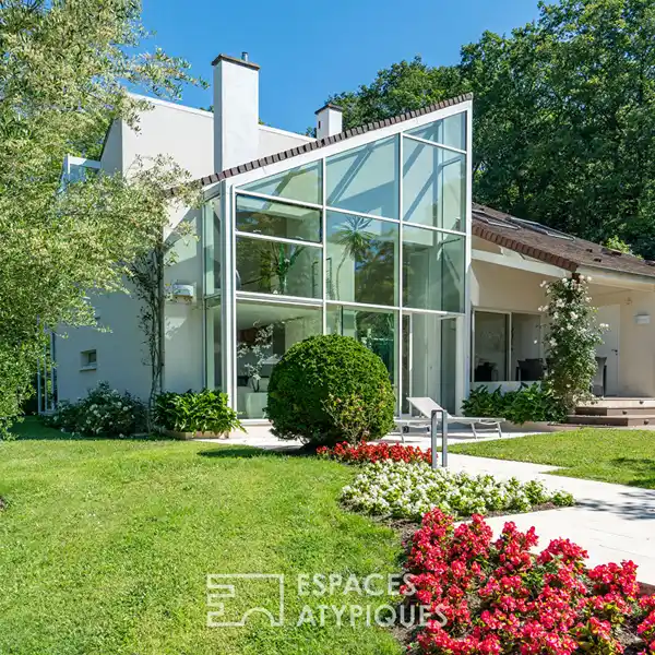 MAGNIFICENT HOME IN SOUGHT-AFTER CRESPIERES