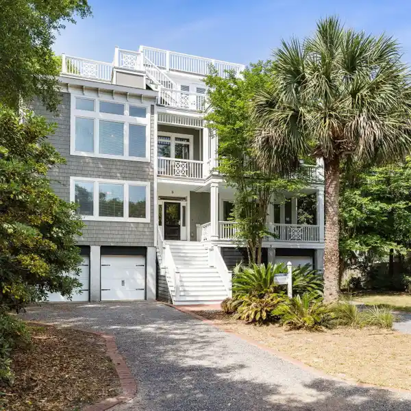 FANTASTIC TURNKEY HOME