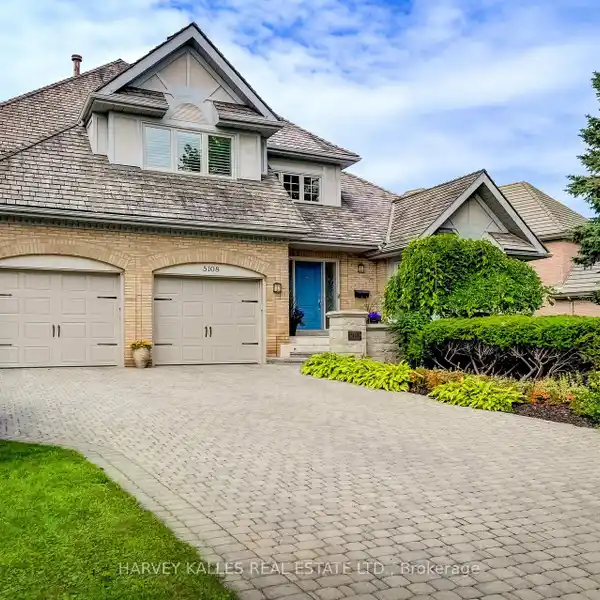 IMMACULATE HOME IN PRESTIGIOUS CREDIT MILLS
