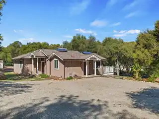 Beautiful 2.25-acre Ranchette