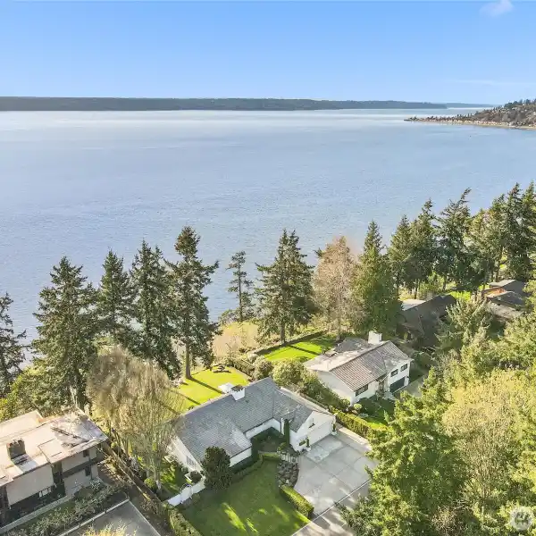 TIMELESS HOME ON HIGH BANK WATERFRONT