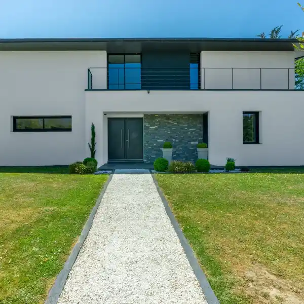 EXCEPTIONAL PROPERTY ON THE BANKS OF THE ERDRE
