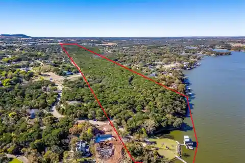 Remarkable Lakefront Property