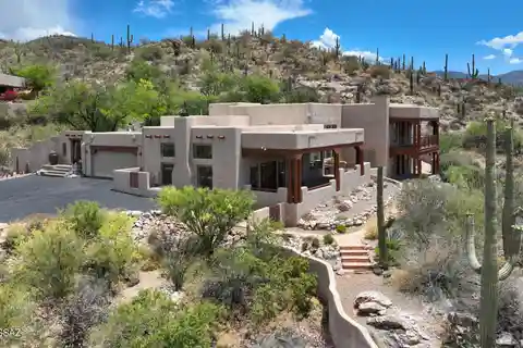 Desert Oasis in Prestigious Redington Ranch