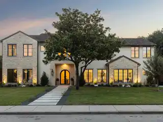 Extraordinary Transitional-Style Estate
