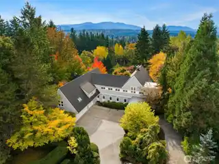 Majestic Estate W/stunning Cascade Views