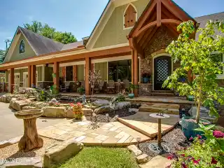 One-Of-A-Kind Luxury Estate in Loudon