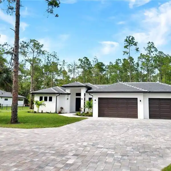 DESIRABLE SETTING IN GOLDEN GATE ESTATES