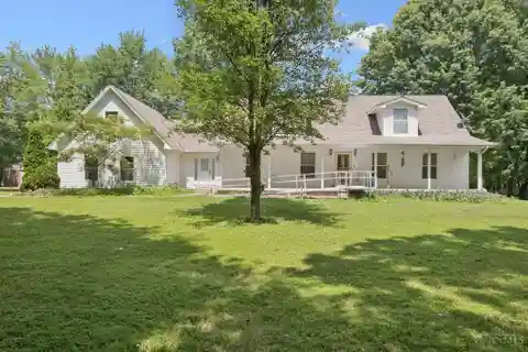 Multigenerational Living on Sprawling Private Acres