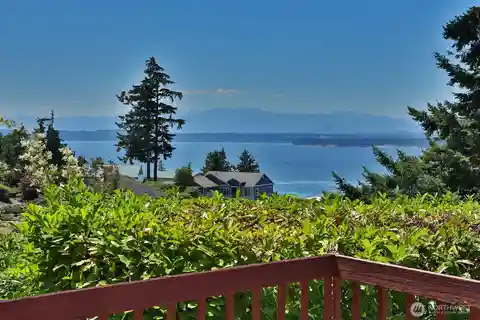 Mid-Century Gem with Olympic Mountain Views