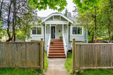 Perfect Family Home in a Beautiful Neighborhood