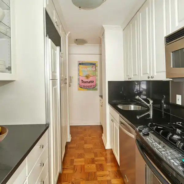 SPACIOUS TWO BEDROOM APARTMENT