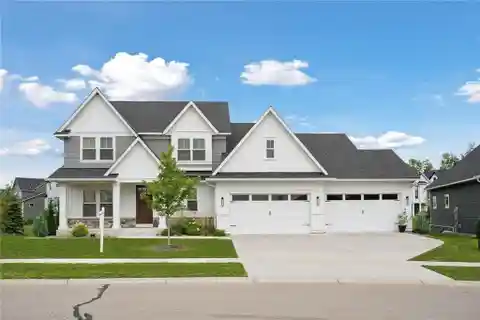 Exceptional Home Located in the Ridge at Elm Creek